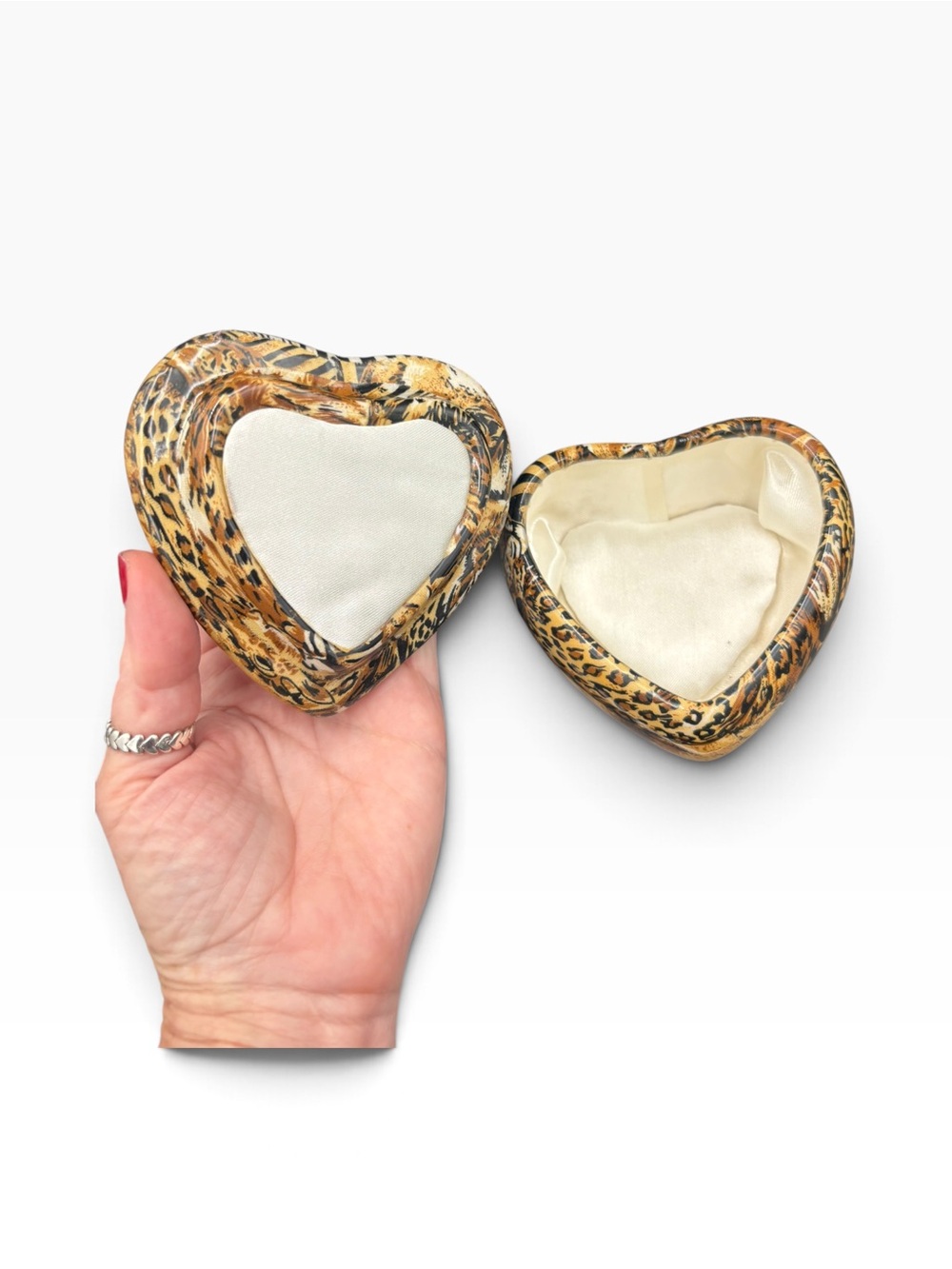 Heart-Shaped Lion Safari Animal Print Jewelry Trinket Box 5” x 4” - Picture 5 of 9